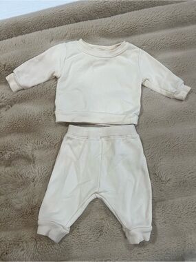 Cream “BABY DR!LLS” set